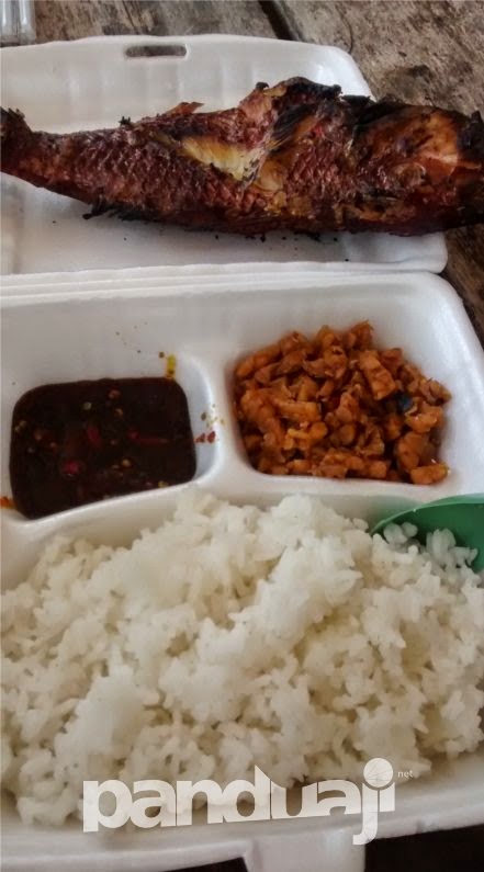 Makan siang di Karimunjawa