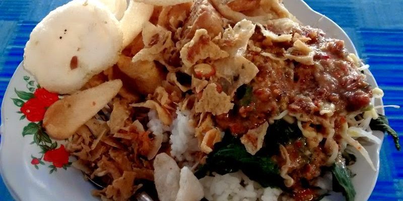 Nikmatnya Nasi Pecel Khas Blitar 1 Nasi Pecel Mbok Bari