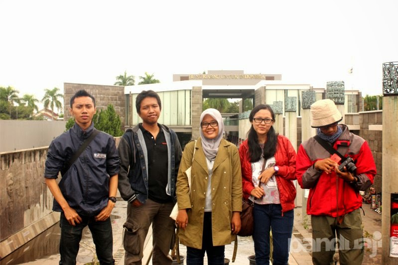 foto di area makam dan perpus bung karno