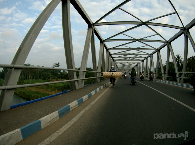 Jembatan Sungai Grindulu
