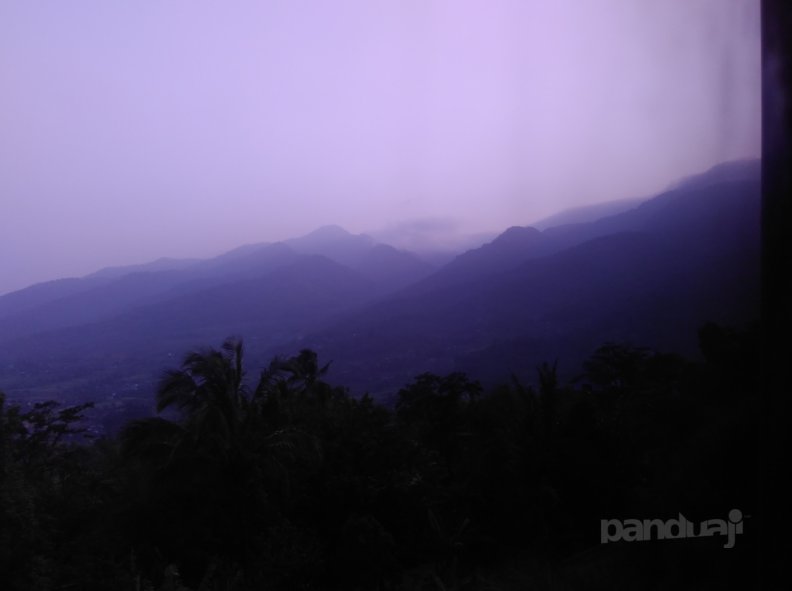 Pemandangan Pegunungan di Tanah Sunda