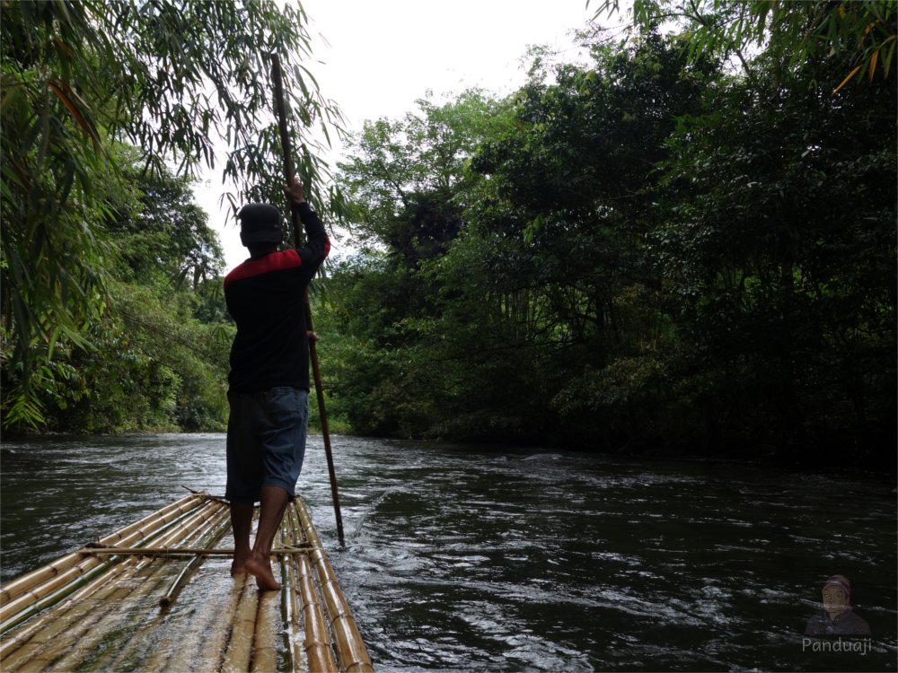 Rafting Bambu di Loksado
