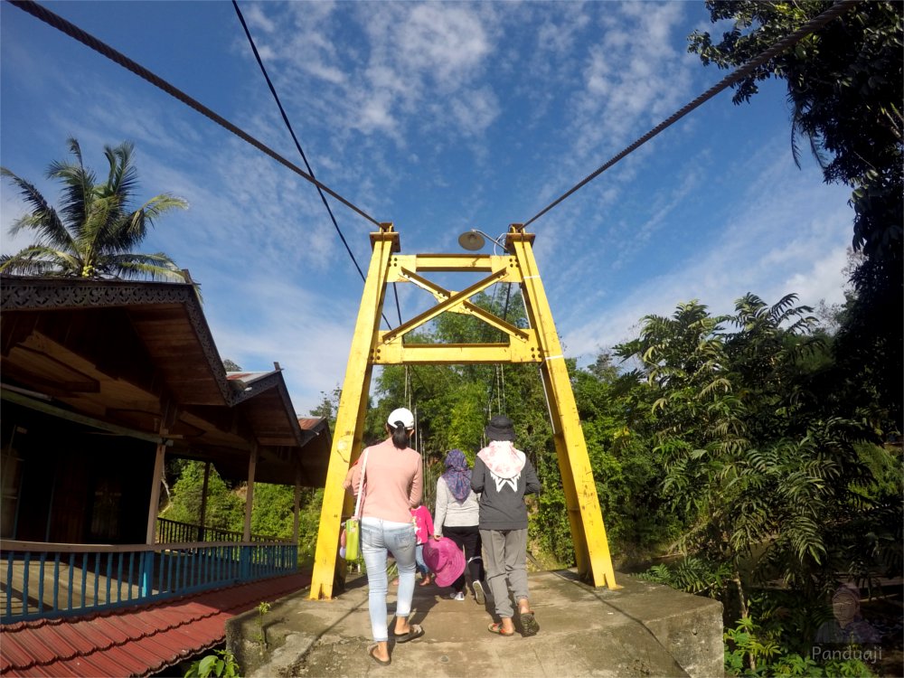 Jembatan Gantung di Loksado