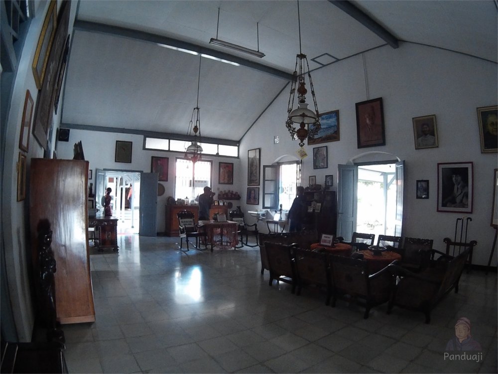 Ruang Tengah di Istana Gebang