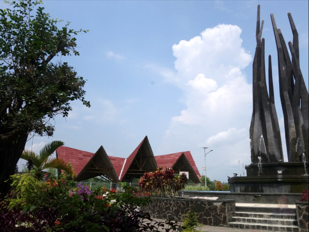 5 Tempat Wisata Seputar Rute Kebun Teh Sirah Kencong