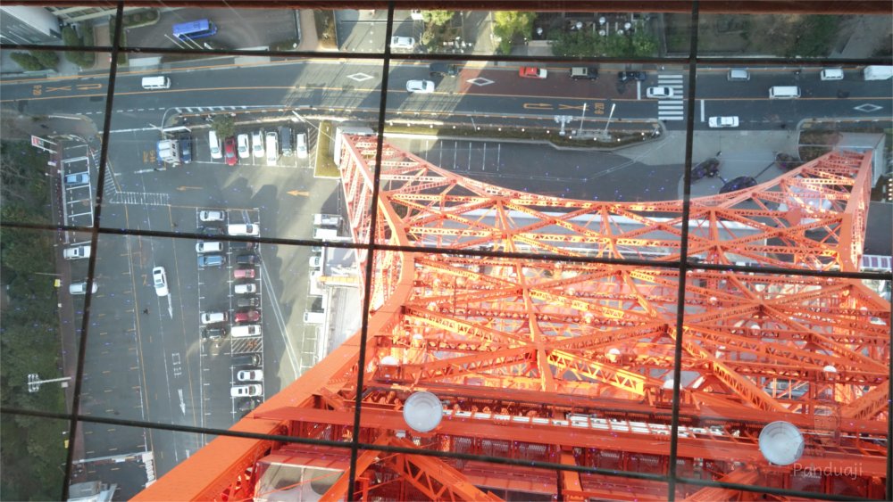 Lantai kaca di Tokyo Tower