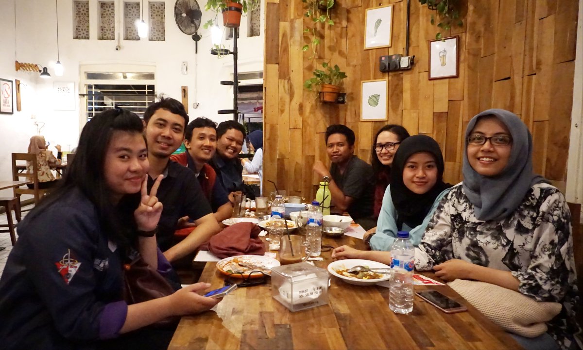 Aiola Eatery, Tempat Makan Populer Nan Hits di Surabaya 2