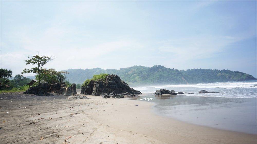 Sisi Barat Pantai Jolosutro
