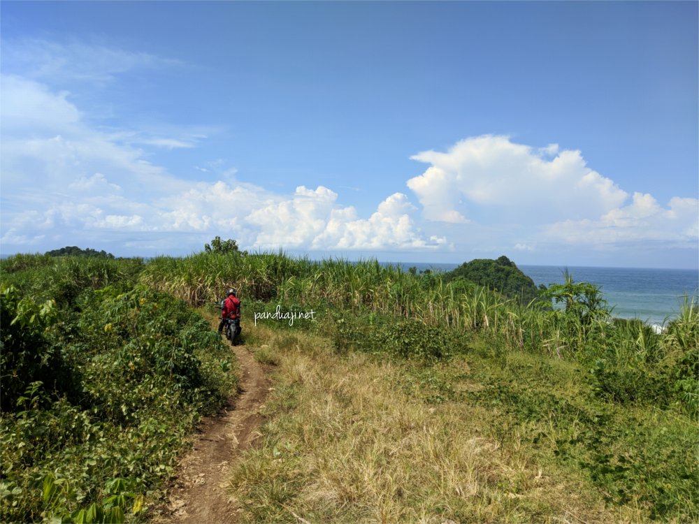 Jalan ke Pantai Keben