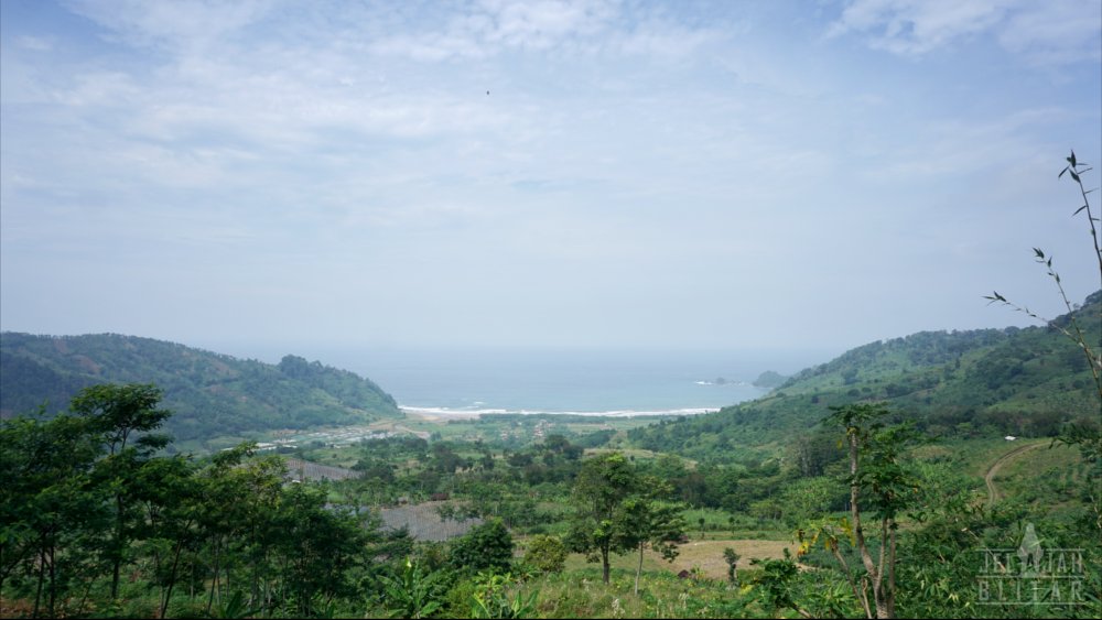 Pantai Jolosutro, Blitar