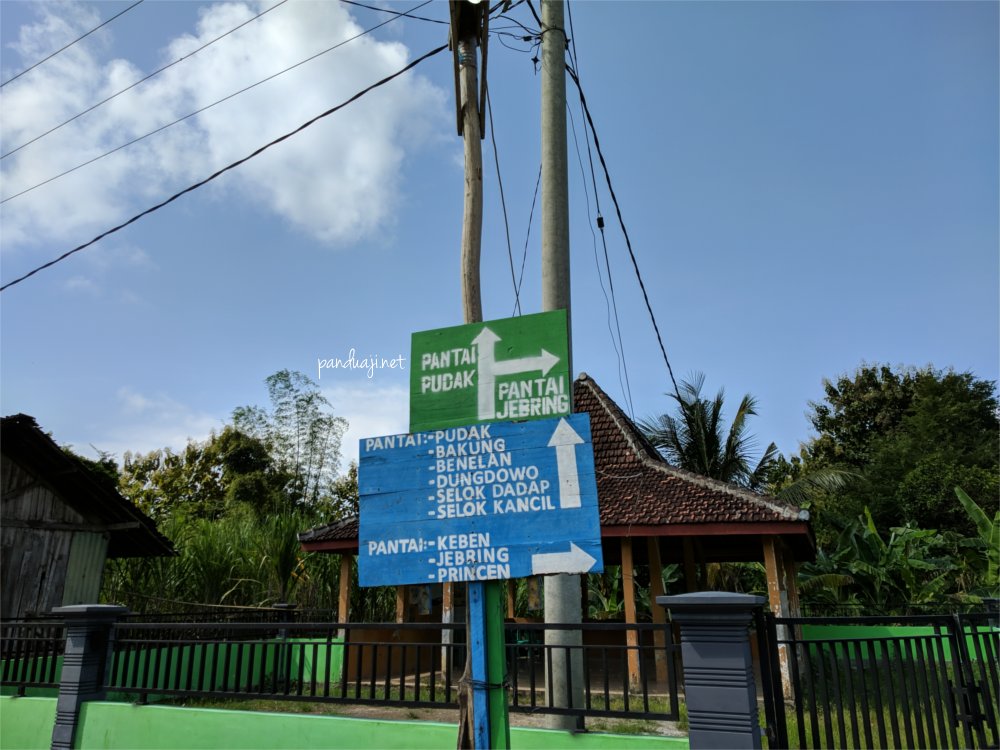 Petunjuk Arah ke Pantai di Desa Ngadipuro