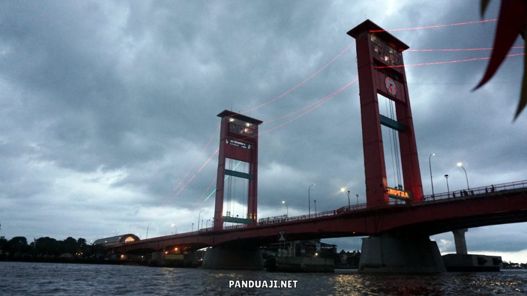  Jembatan Ampera Palembang