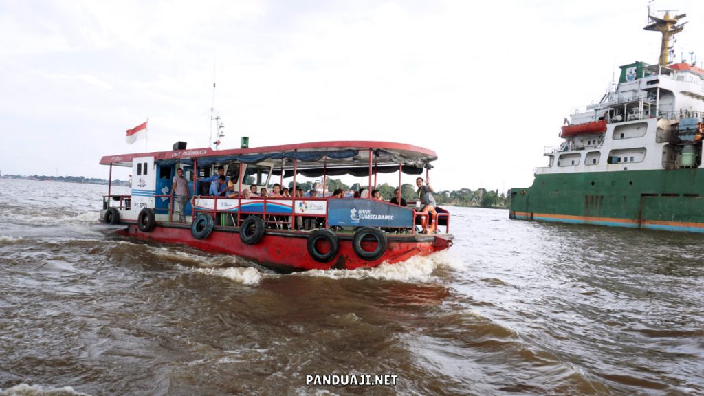  Bus Air ke Pulau Kemaro