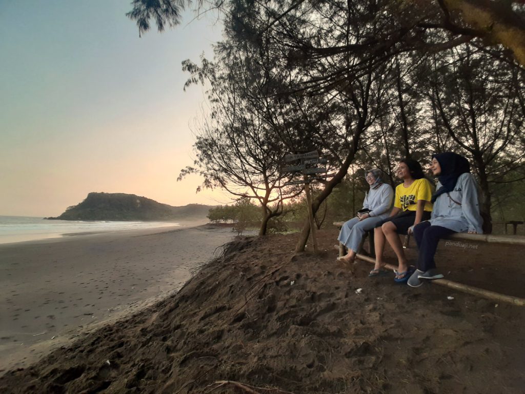 Senja di Pantai Pasur Blitar