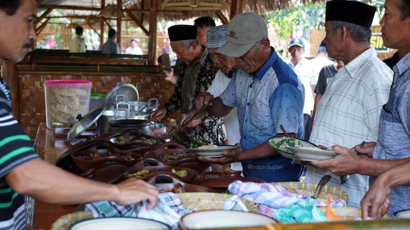 Warung Prasmanan Mbak Kasih