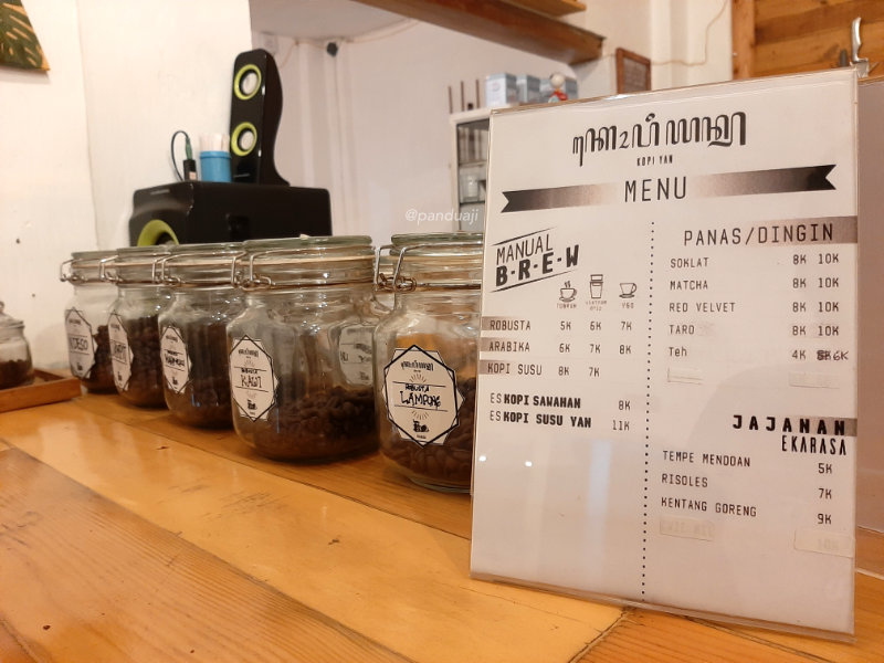 Menu di kedai Kopi Yan