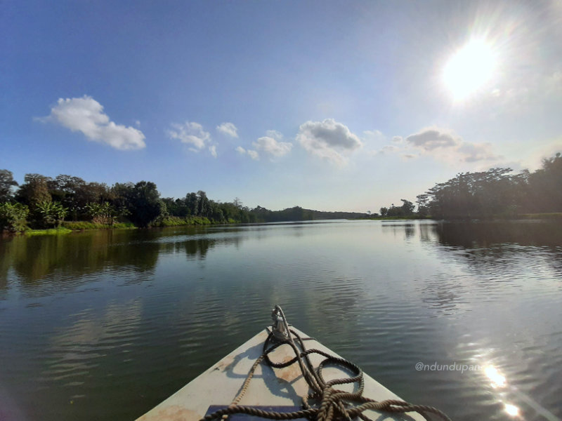 Naik perahu di Sungai Brantas, Kanigoro, Blitar