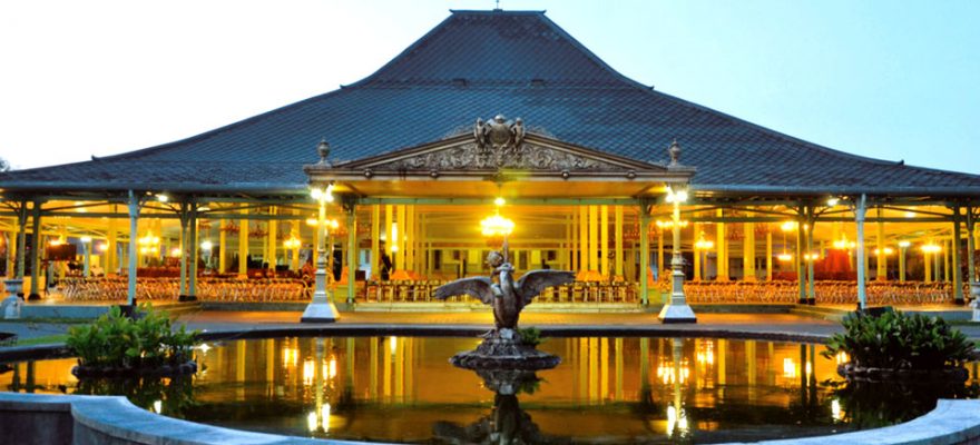 Jalan-Jalan Sebentar di Solo (Wisata dan Kuliner) 1 Puro Mangkunegaran Solo