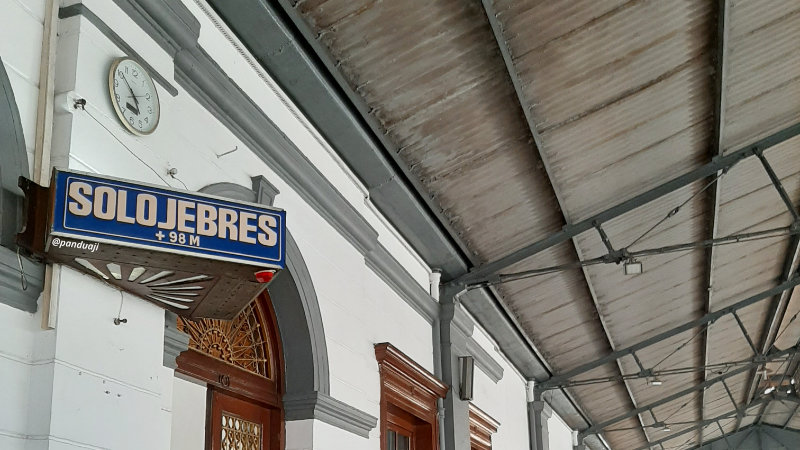 Stasiun Solojebres