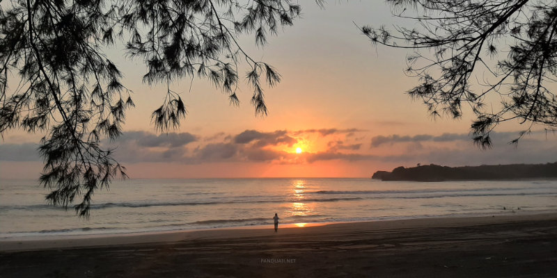 Sunset di Pantai Serang Blitar