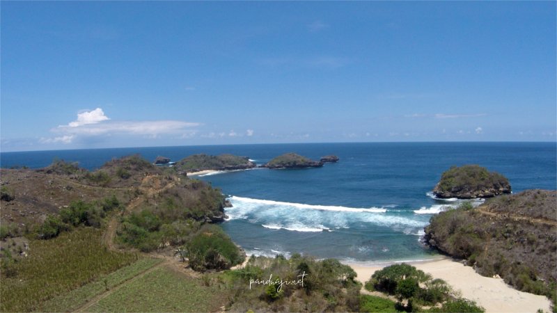 Pantai Peh Pulo Blitar