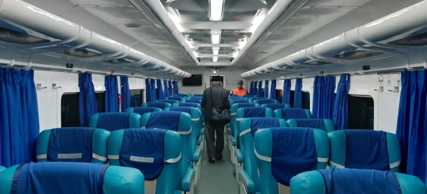 Naik Kereta Api Brantas Eksekutif 1 KA Brantas Eksekutif