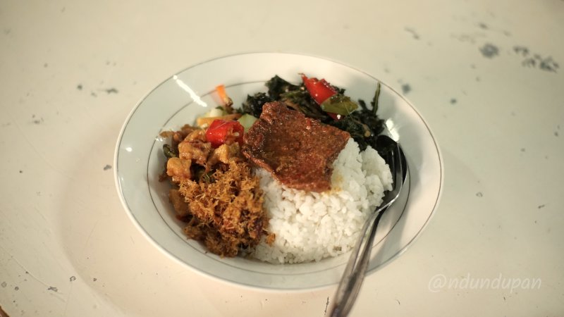 Nasi Campur Sambel Goreng Daging