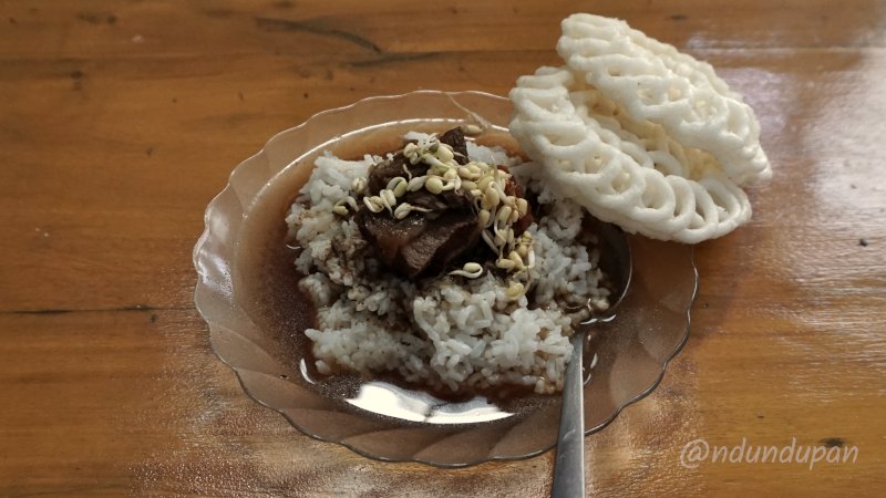 Nasi Rawong di Es Mini Blitar