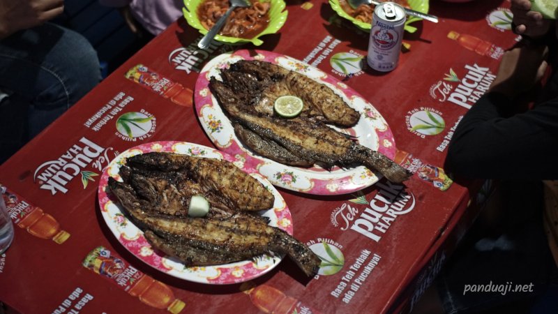 Ikan Bakar di Pantai Sine Tulungagung