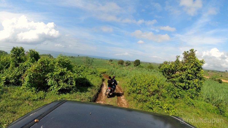 Jalan menuju Pantai Bakung