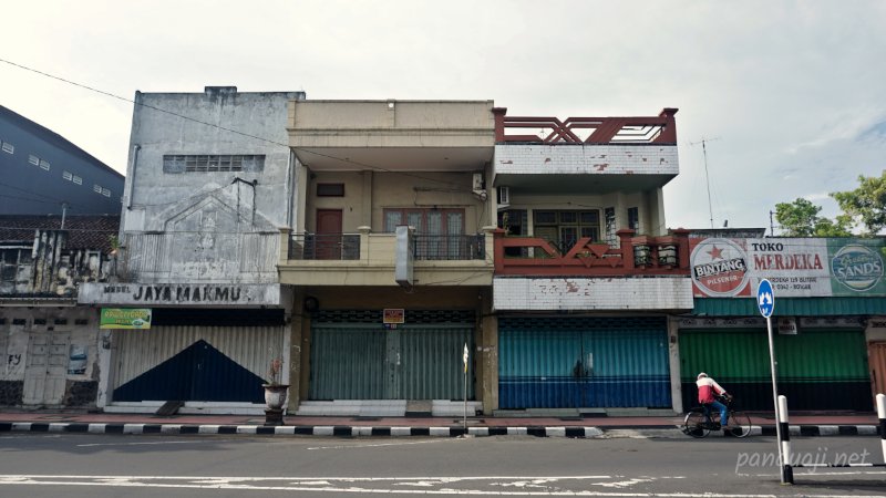 Bangunan di Jalan Merdeka Kota Blitar