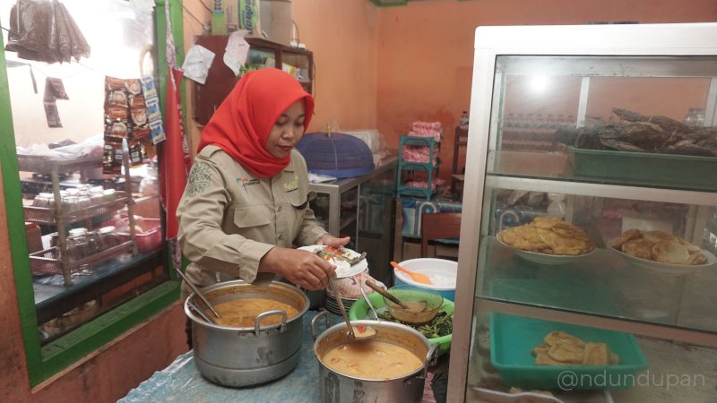 Rempeyek Udang Kali di Warung Mak Preh 1 Pilihan Menu di Warung Mak Preh