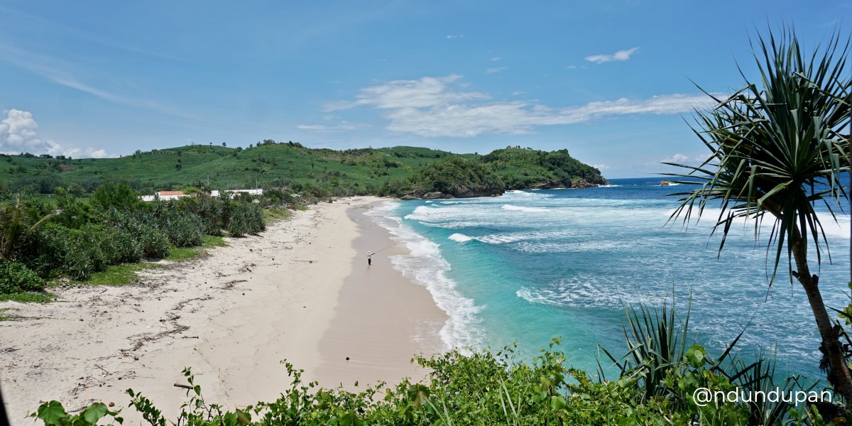 Pantai Pasir Putih dan Pasetran Gondomayit Blitar - panduaji.net