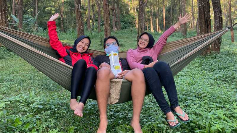 Hammock di Hutan Pinus Loji