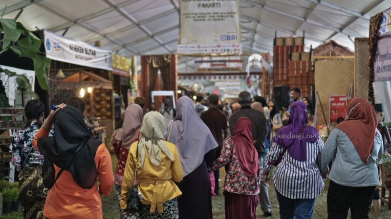 Jalan Jalan ke Bazar Blitar Djadoel 2022 2 Suasana dalam Blitar Djadoel 2022