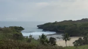 Jelajahi Pantai Selok Dadap Blitar