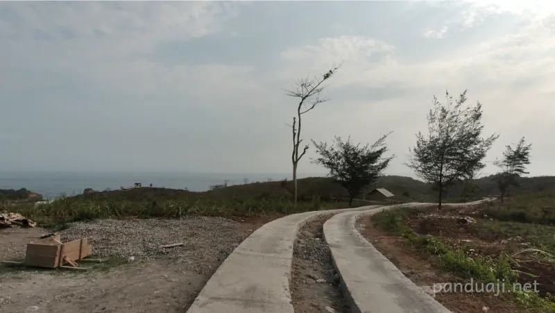 jalan ke Pantai Pudak, Puncak Songgo Langit dan Pantai Selok Dadap
