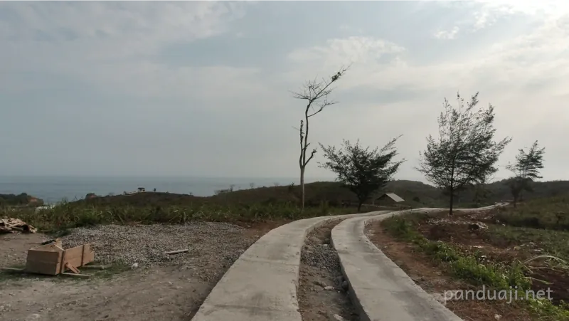 jalan-pudak jalan ke Pantai Pudak, Puncak Songgo Langit dan Pantai Selok Dadap