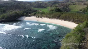 Pantai Banteng Mati di Blitar